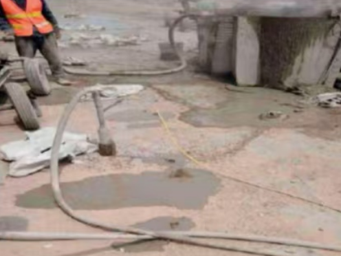 王下乡水泥混凝土路面板底注浆技术 路面脱空注浆整治方案